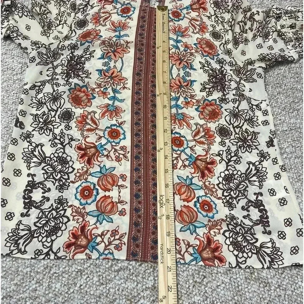 Rose + Olive Blouse Women’s Floral 3/4 sleeve with ties on the sleeve. - Picture 7 of 8